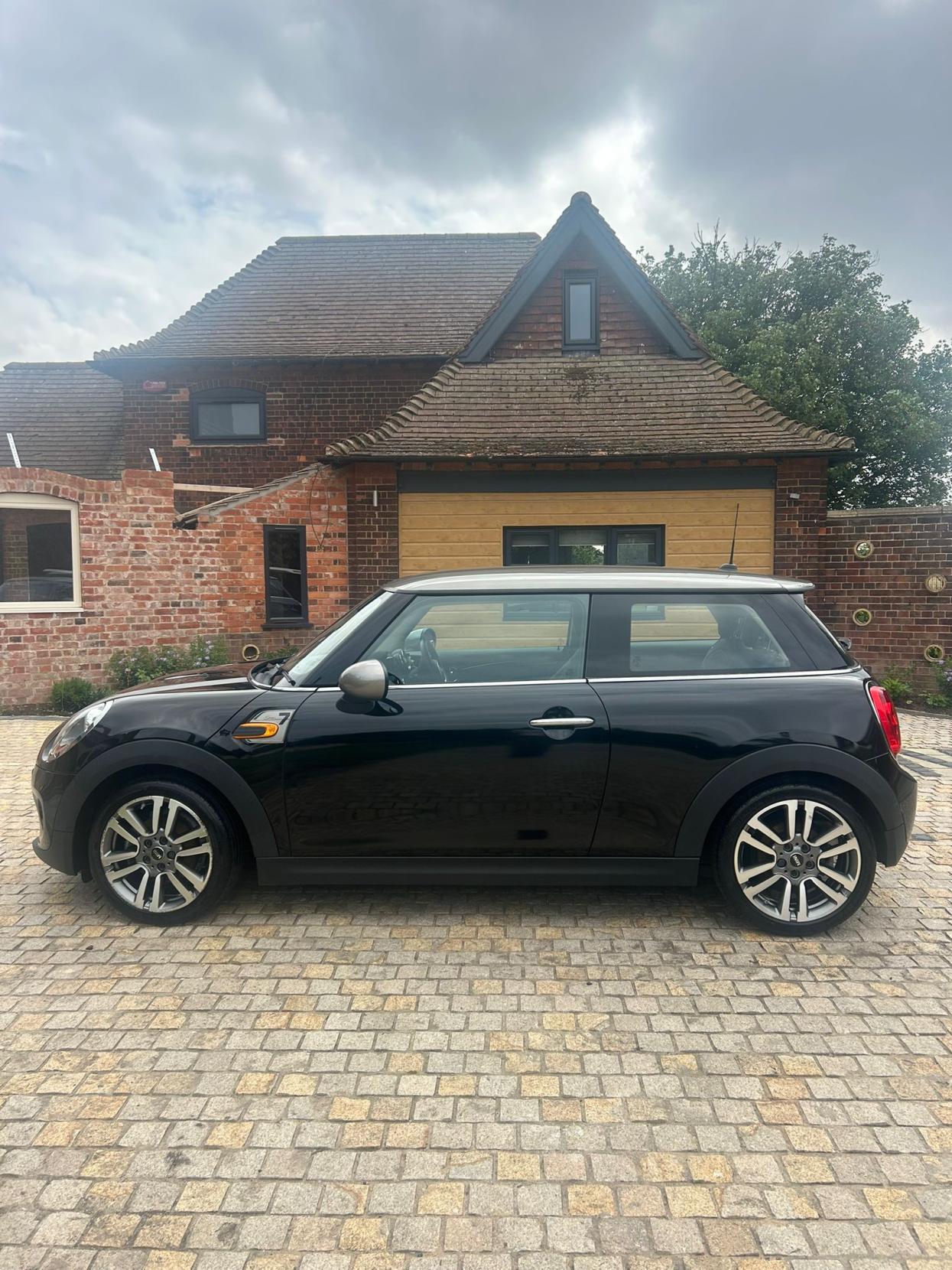 MINI Hatch 1.5 Cooper Seven Hatchback 3dr Petrol Manual Euro 6 (s/s) (136 ps)